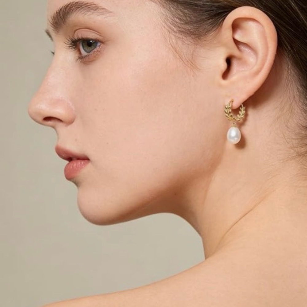 New Gold Plated Stamped 925 Sterling Silver Genuine 9mm Pearl Leaf Earrings